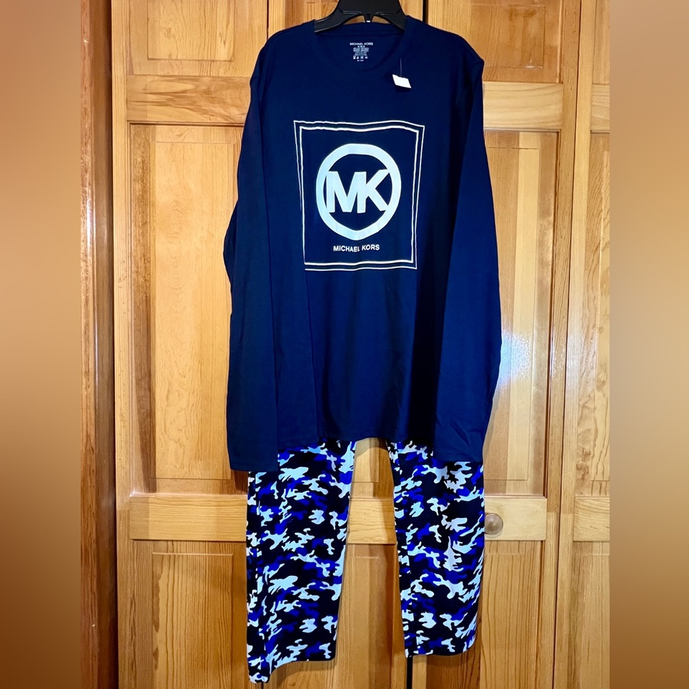 Michael Kors Men’s/Unisex 2pc lounge set Med NWT